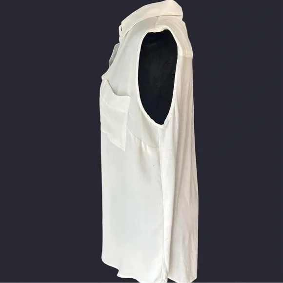 Jones New York White Sleeveless Blouse with Gold Buttons - Picture 3 of 5